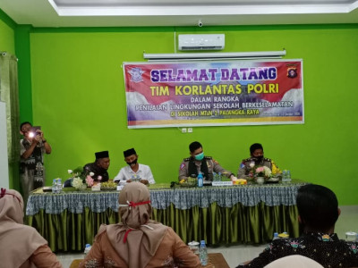 Sosialisasi Tim Korlatas Polri Tentang Keselamatan Tertib Belalu Lintas di Lingkungan MTs N 2 Kota P