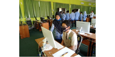Peserta didik MTsN 2 Kota Palangka Raya mengikuti Kompetisi Sain Madrasah online 10/11/2020